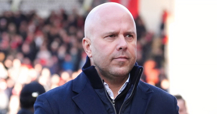 Arne Slot Lolos dari Larangan Mendampingi Tim Usai Kartu Merah Liverpool vs Everton, Kok Bisa?