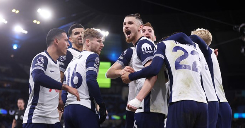 Perubahan Aturan UEFA Membuat Spurs Khawatir, Man Utd Terhindar dari Malu