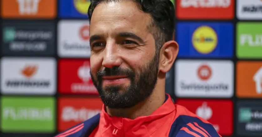 Perbandingan Hugo Ekitike dan Viktor Gyokeres, Siapa Lebih Cocok untuk Manchester United