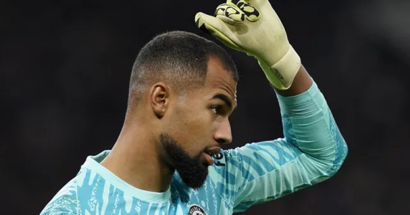 Chelsea Rencanakan Strategi Baru untuk Enam Kiper Musim 2025-26, Usai Ditolak Mike Maignan