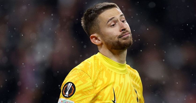 Tottenham Incar Kiper Terbaik Dunia untuk Gantikan Vicario