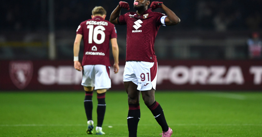 Duván Zapata Kembali Menjadi Pusat Perhatian di Torino