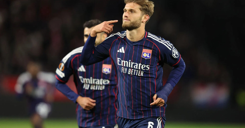 Prediksi Pertandingan Olympique Lyon vs Salzburg | 2 Oktober 2025