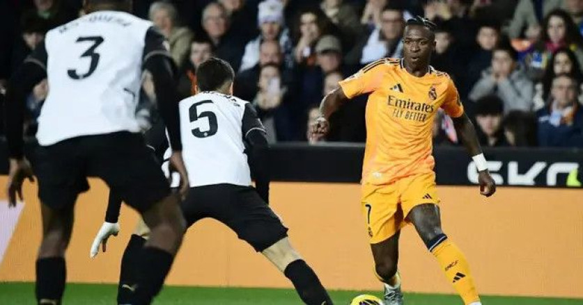 Momen-Momen Cristiano Ronaldo Mendapat Kartu Merah