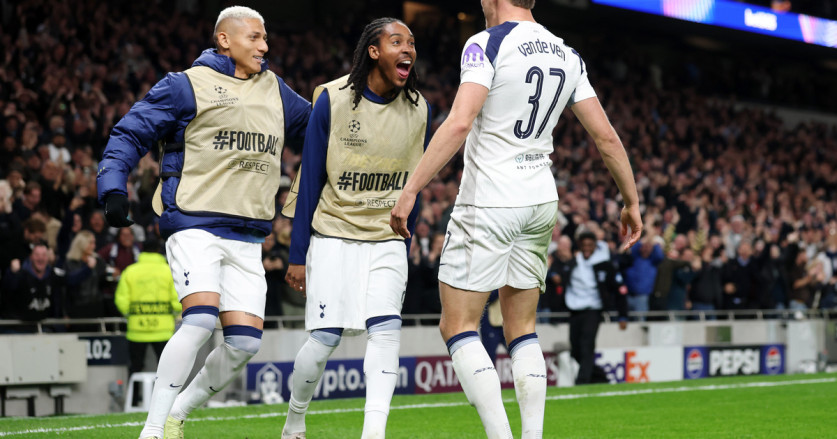 Juventus Pertimbangkan Transfer Djed Spence dari Tottenham Hotspur