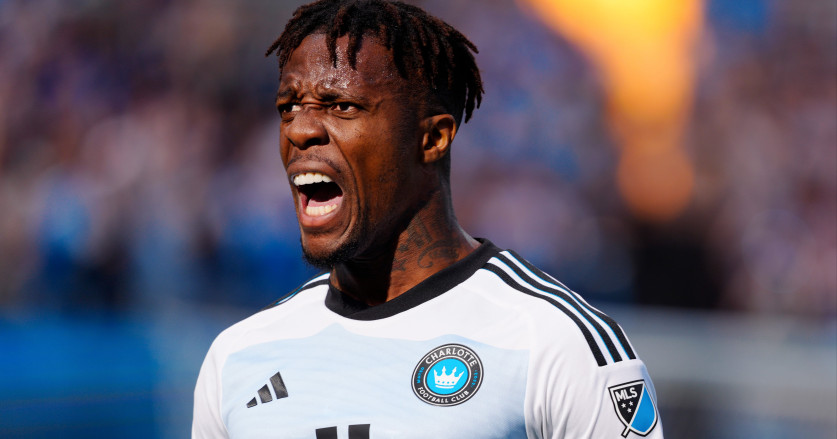 Wilfried Zaha Mengkritik Fans di Snapchat Terkait Postingan Crystal Palace