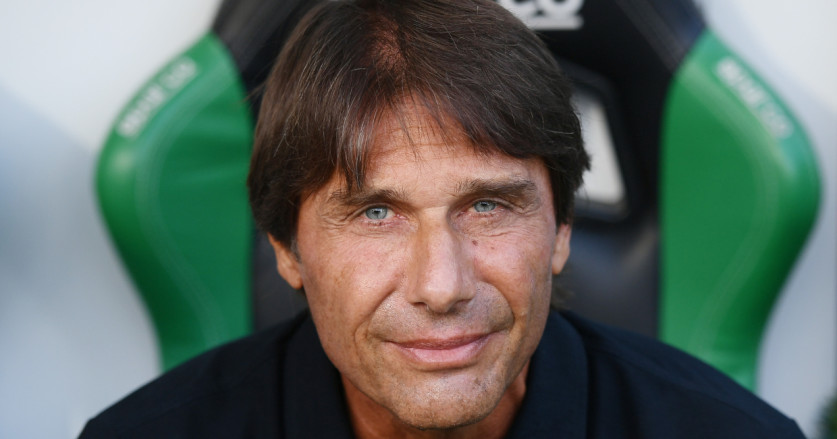 Antonio Conte Beri Isyarat Bertahan di Napoli Hingga Tahun Depan