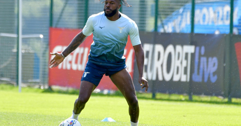 Al-Ittihad dan Lazio dalam Pembicaraan untuk Transfer Nuno Tavares