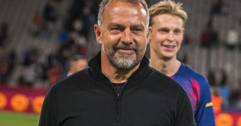 Hansi Flick Tunda Pembicaraan Kontrak Baru di Barcelona