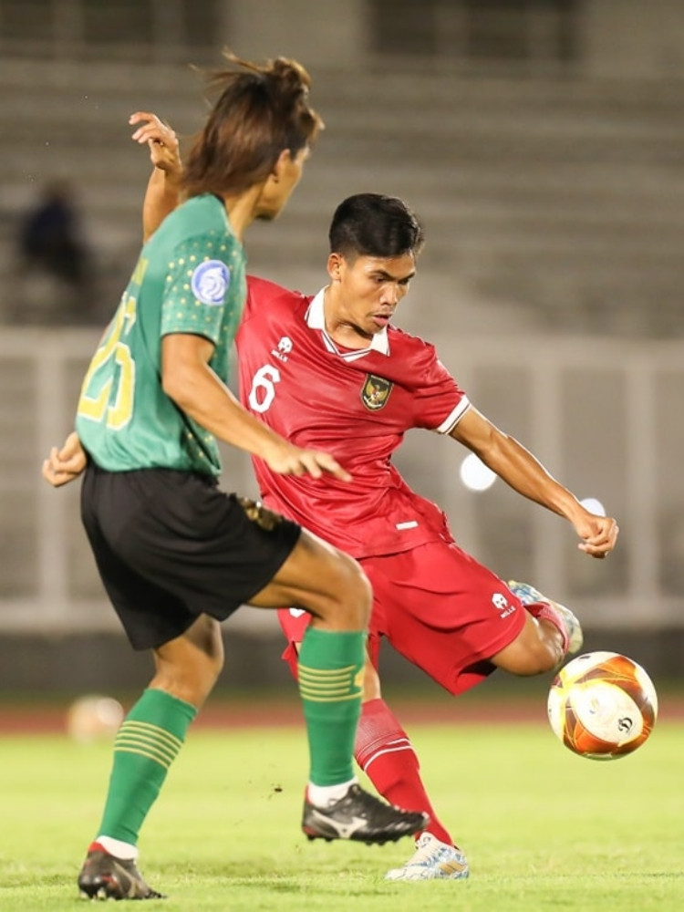 Timnas Indonesia U-22 menjalani laga uji coba kontra Bhayangkara FC pada Selasa (11/04/2023) malam WIB.