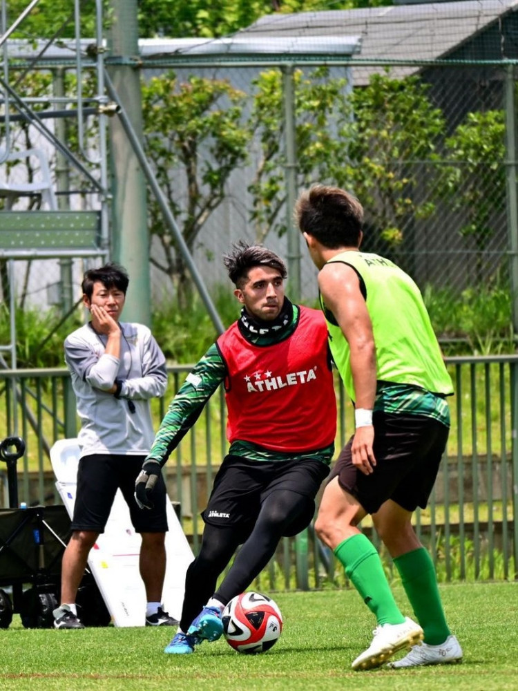 Tokyo Verdy sementara berada pada posisi ketiga klasemen J2-League.